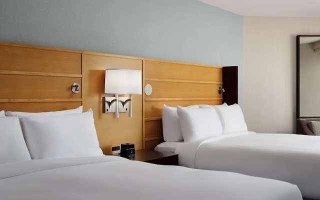 photo 3 of Crowne Plaza