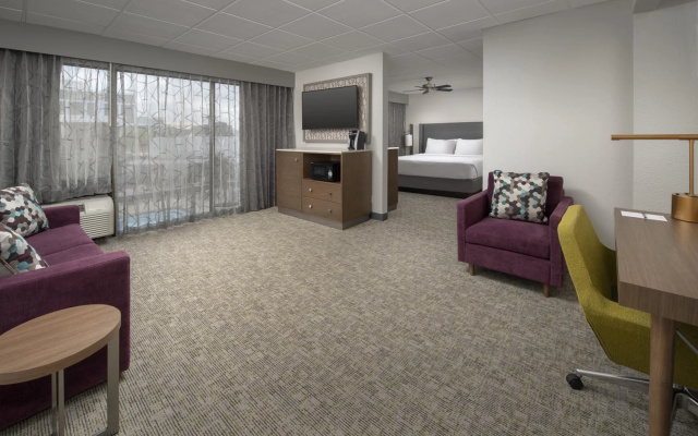 photo 4 of Crowne Plaza San Antonio Airport by IHG