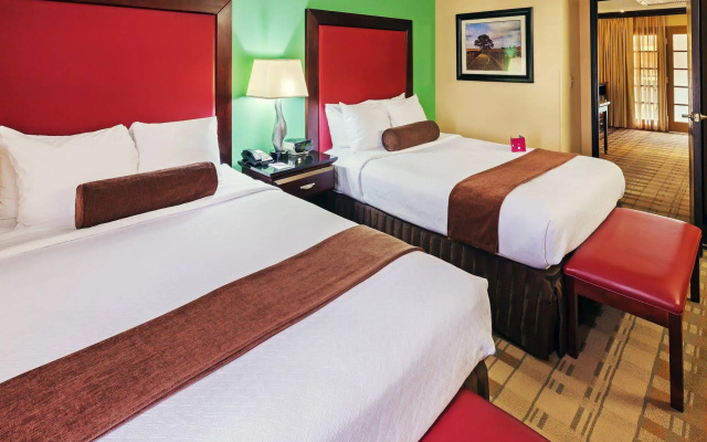 photo 3 of Crowne Plaza Suites Houston - Near Sugar Land