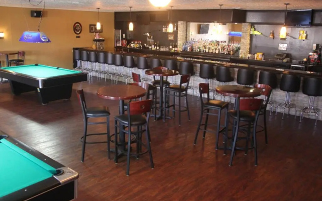 photo 5 of Cruise Port Inn