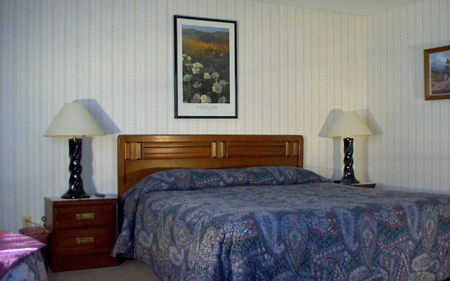 photo 4 of Crystal Brook Resort & Mountain Brauhaus