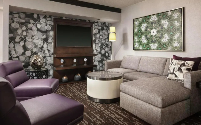 photo 2 of Crystal City 203
