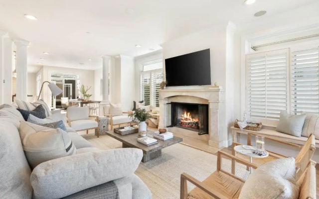 photo 3 of Crystal Cove by Avantstay Gorgeous & Charming Newport Home!