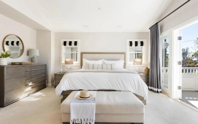 photo 4 of Crystal Cove by Avantstay Gorgeous & Charming Newport Home!