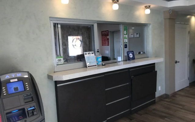 photo 2 of Crystal Inn Suites & Spas