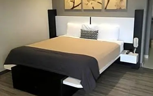 photo 5 of Crystal Inn