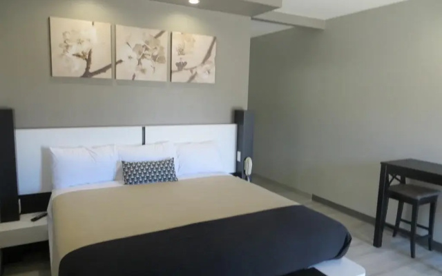 photo 3 of Crystal Inn