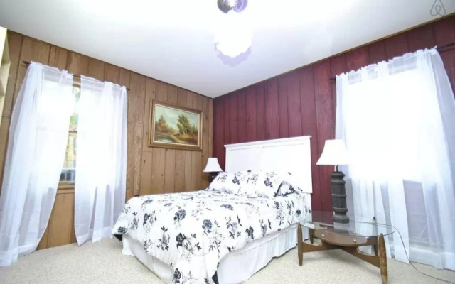 photo 5 of Crystal Ship on Blueberry Hill Home