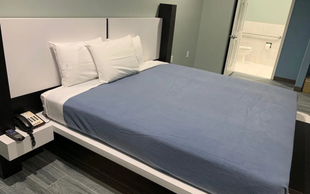 photo 4 of Crystal Suites