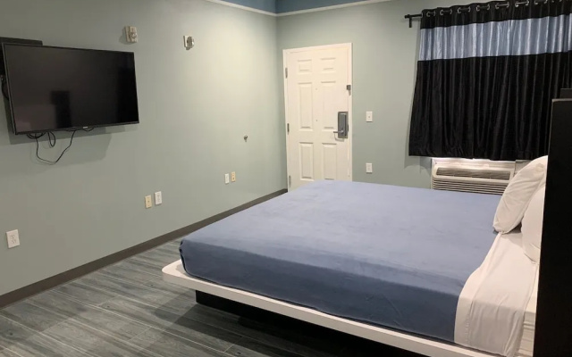 photo 5 of Crystal Suites