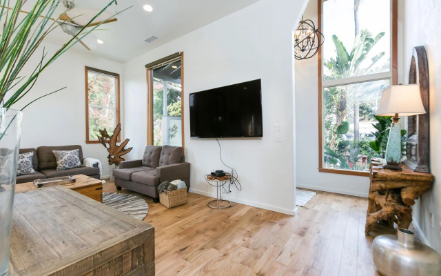 photo 3 of Culver city ·4045 Jackson
