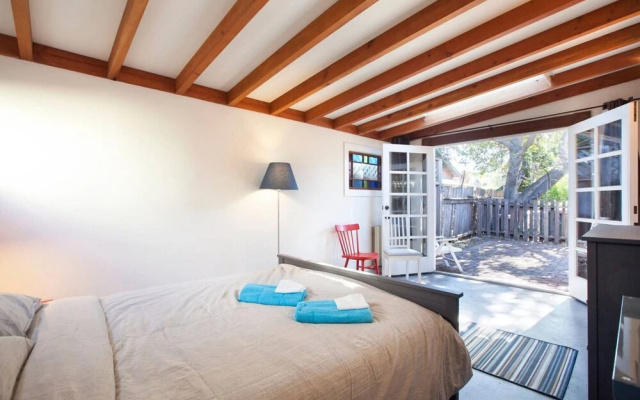 photo 3 of Curtis Cottage · Berkeley Cottage, comfy, stylish, good wifi