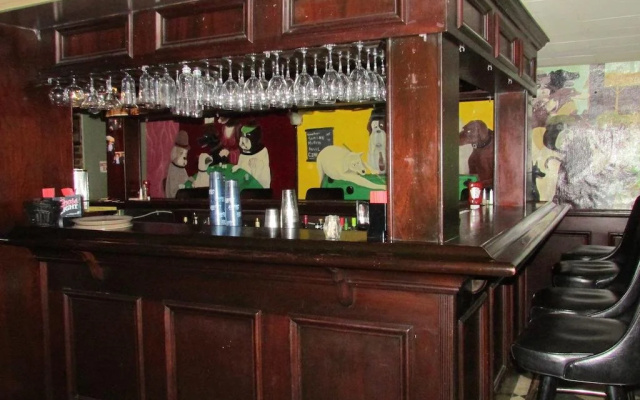 photo 2 of Curtis House Inn