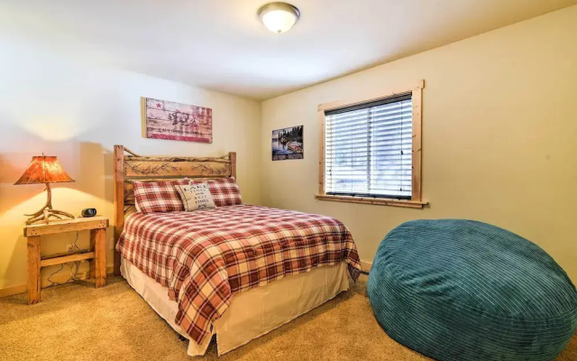 photo 4 of Lake Tahoe Cabin w/ Private Beach Access, Tahoma