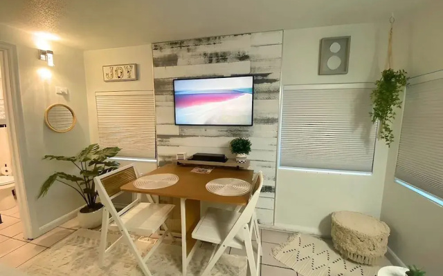 photo 5 of Cute 1940 Boutique Studio Condo by RedAwning