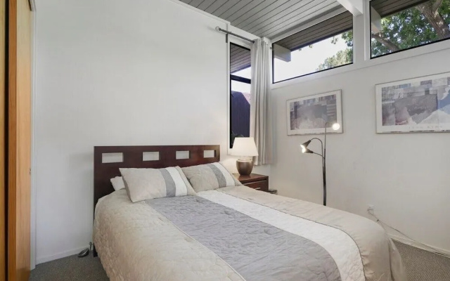 photo 2 of Cute and Cozy Studio in Palo Alto