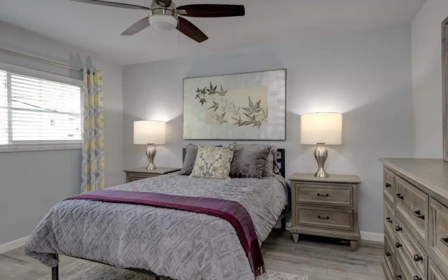 photo 3 of Cute Apt Close To Downtown, Long Beach! 1 Bedroom Apts by RedAwning