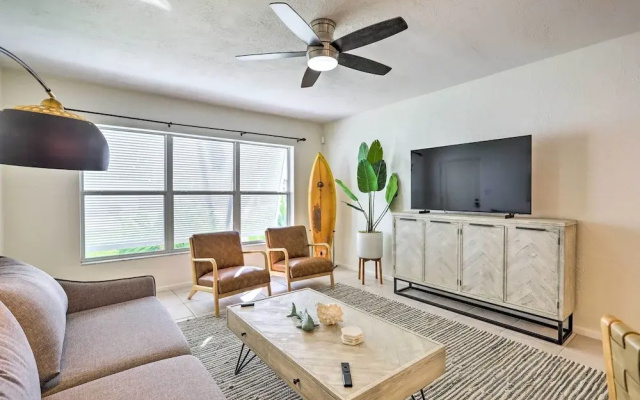 photo 2 of Cute & Cozy Florida Duplex: Walk to Beaches!