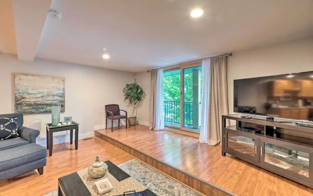 photo 3 of Cute Grand Haven Apartment: Walk Downtown Streets!
