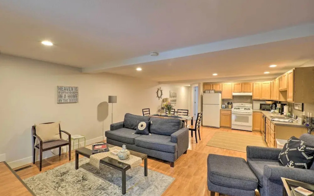 photo 4 of Cute Grand Haven Apartment: Walk Downtown Streets!