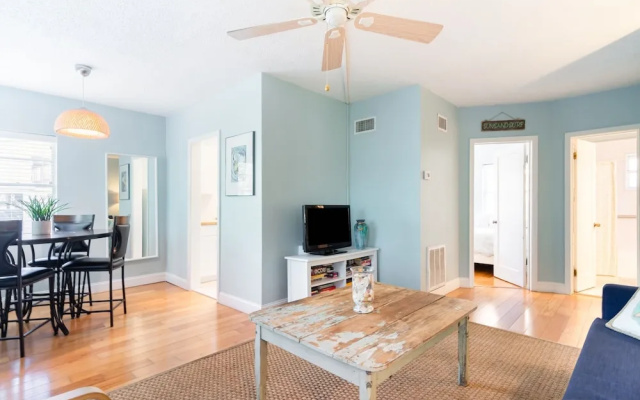 photo 4 of Cute One Bedroom at The Coral Resort Apts by RedAwning
