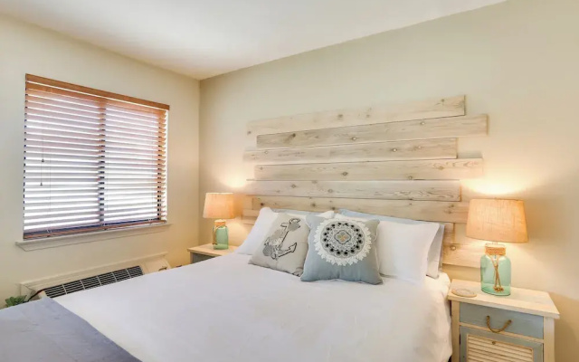 photo 2 of Cute PCB Condo by Lake Powell w/ Pool Access!