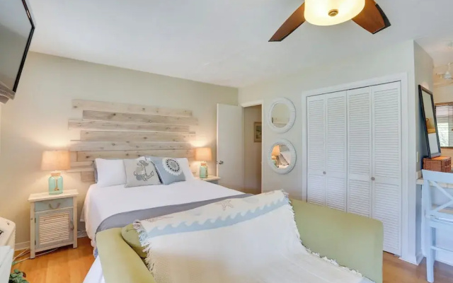 photo 3 of Cute PCB Condo by Lake Powell w/ Pool Access!