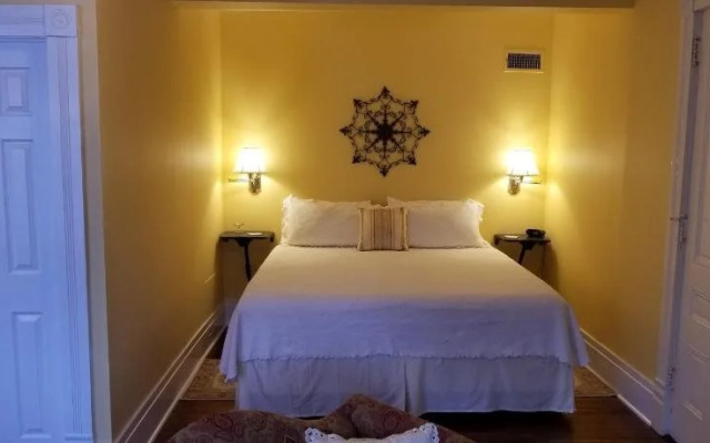 photo 3 of C.W. Worth House Bed and Breakfast