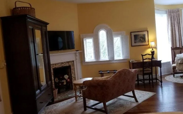 photo 5 of C.W. Worth House Bed and Breakfast
