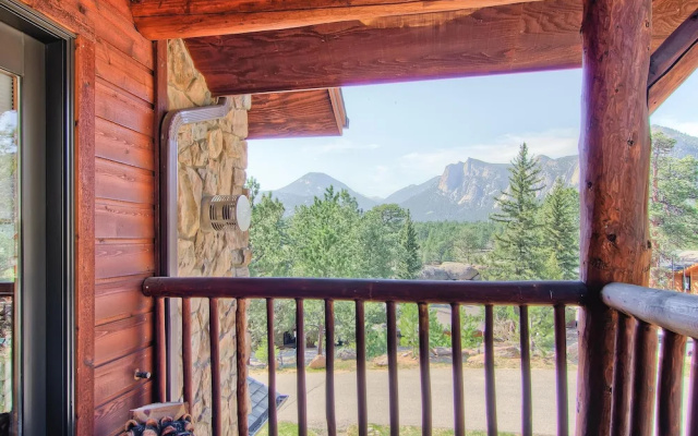 photo 5 of Black Canyon Inn Unit D6
