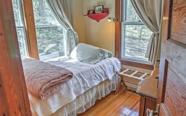 photo 3 of Dainty New Preston Cottage w/ Dock & Lake Views!