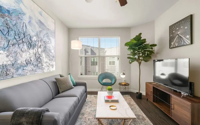 photo 3 of Dallas Beautiful 1BD 1BA Downtown Apartment