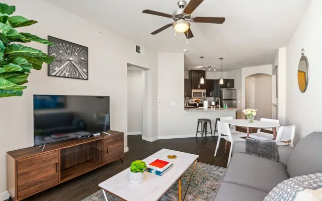 photo 5 of Dallas Beautiful 1BD 1BA Downtown Apartment