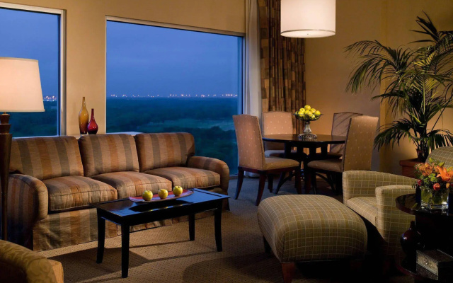 photo 2 of Dallas/Ft. Worth Marriott Hotel & Golf Club Champions Circle