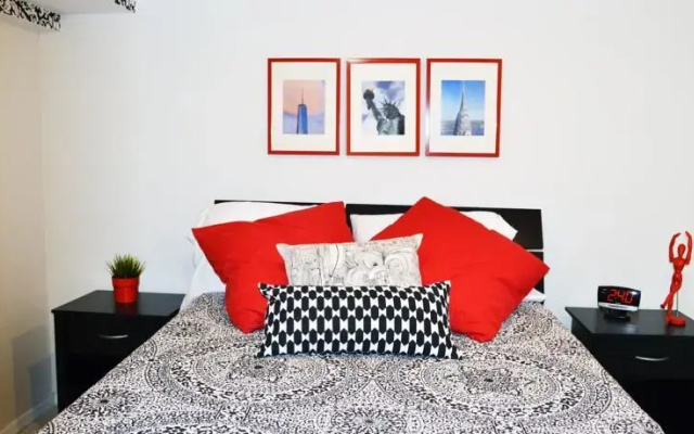 photo 2 of Damaskrentals