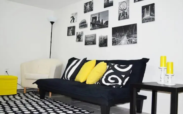 photo 3 of Damaskrentals