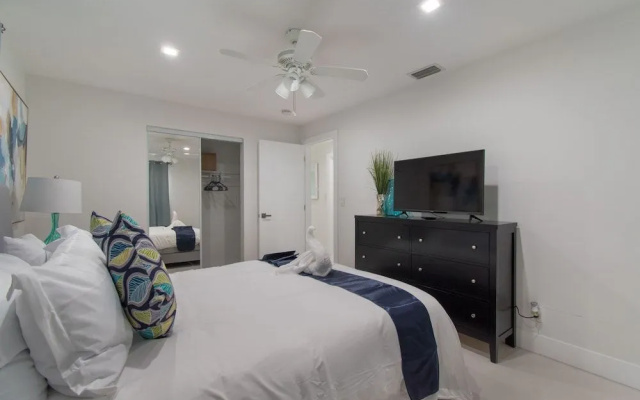 photo 3 of Dania Beach Beauty 3BR with Hot Tub