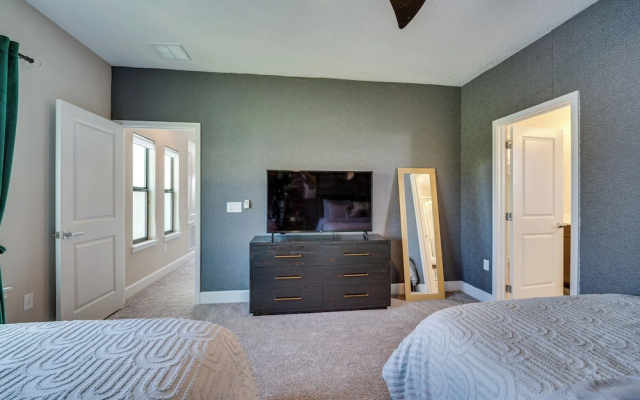 photo 2 of Upscale Davenport Home w/ Pool: 8 Mi to Disney!