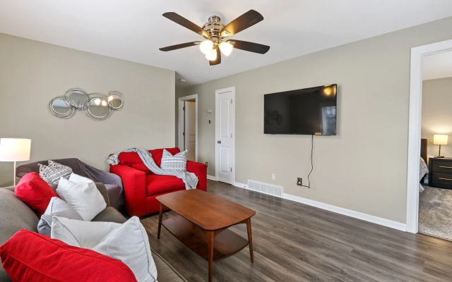 photo 2 of David s Vacation Escapes Cottage Sleeps 6