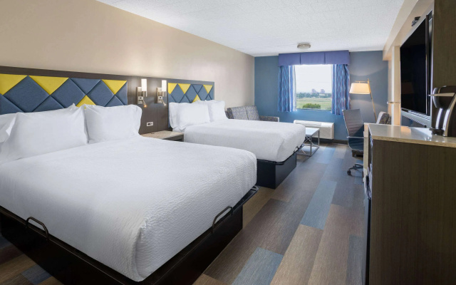 photo 3 of Days Hotel by Wyndham North Bergen NYC Area