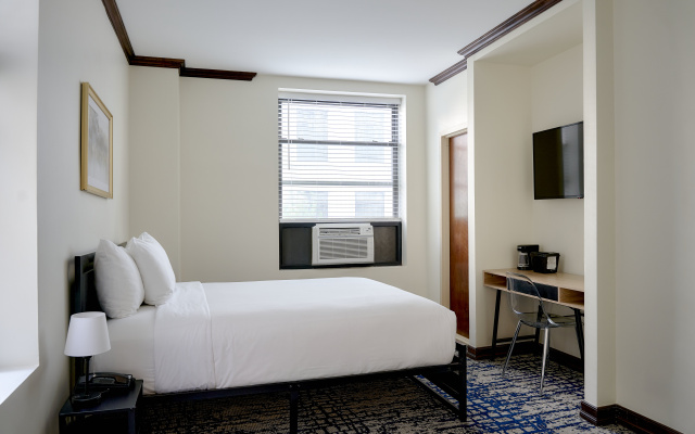 photo 5 of Night Hotel Broadway