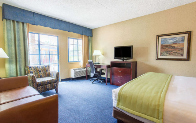 photo 3 of Days Inn & Suites by Wyndham Mesa Near Phoenix