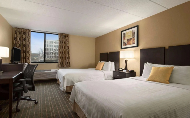 photo 4 of Days Hotel by Wyndham University Ave SE