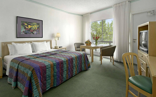 photo 4 of thunderbird beach hotel