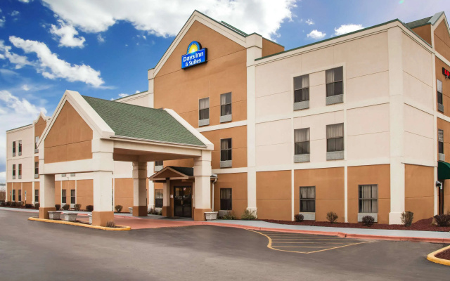 photo 4 of Halsted Inn and Suites Harvey - Chicago Southland