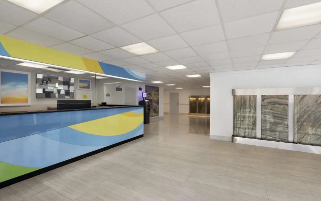 photo 2 of enVision Hotel Miami International Airport