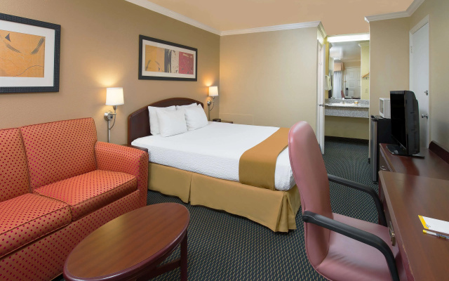 photo 3 of Days Inn by Wyndham Pinole Berkeley
