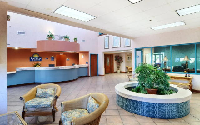 photo 2 of Motel 6 Savannah, GA- Gateway & I-95