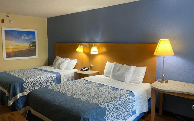 photo 4 of Motel 6 Savannah, GA- Gateway & I-95