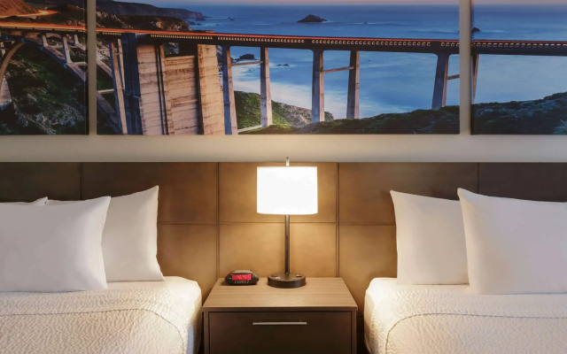 photo 5 of Days Inn & Suites by Wyndham Anaheim At Disneyland Park